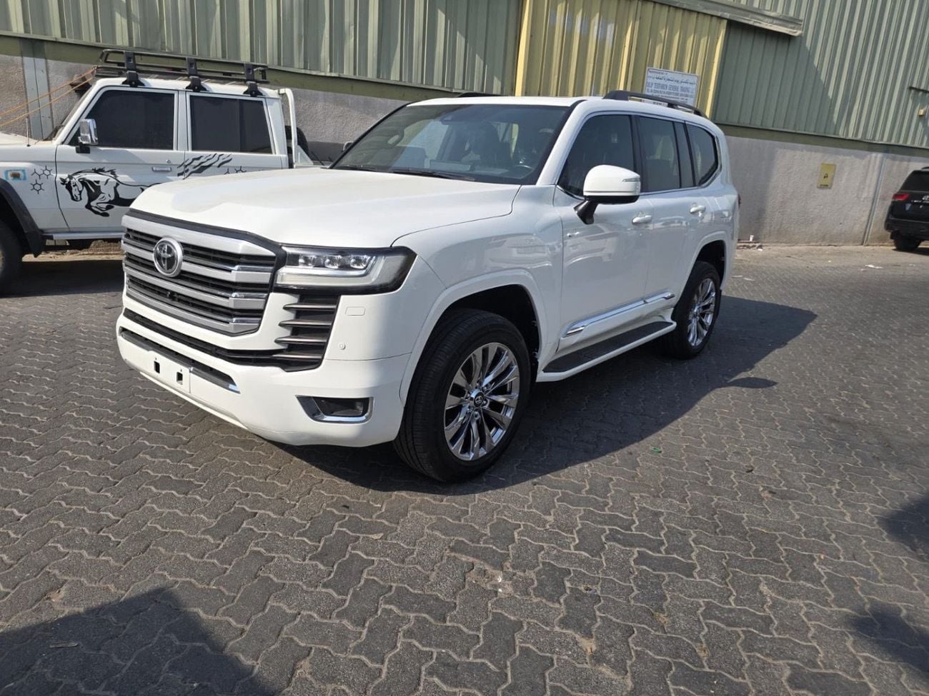 Toyota Land Cruiser VXR — фото 2