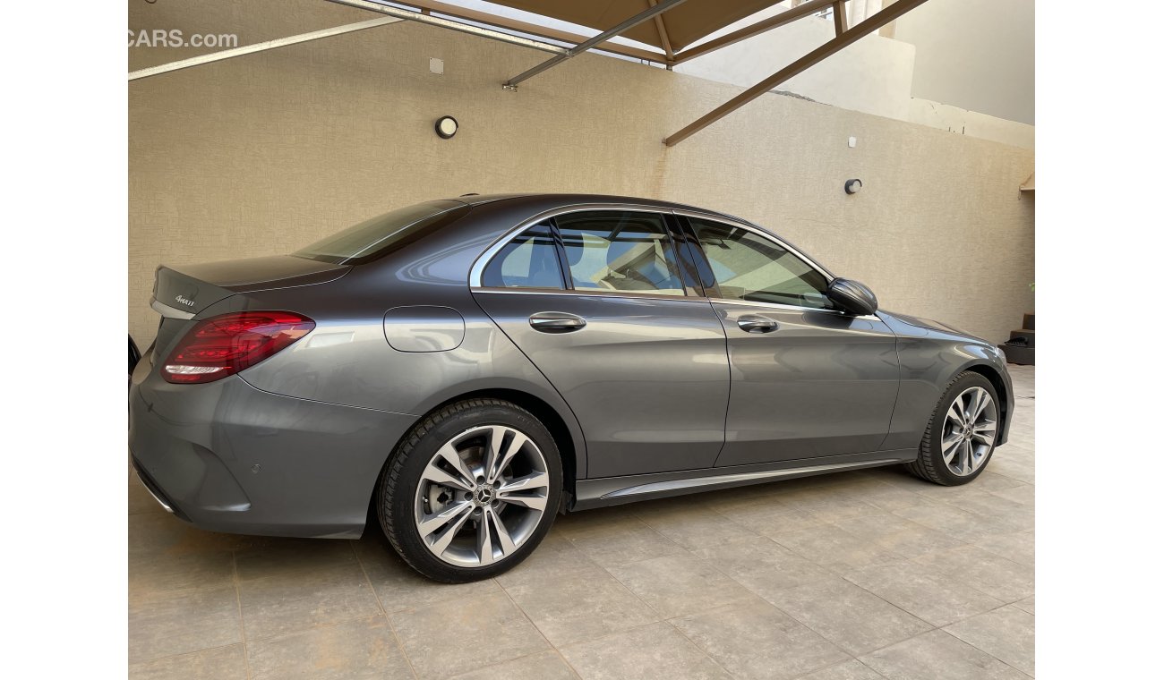 مرسيدس بنز C 300 C300 2.0L 4 matic