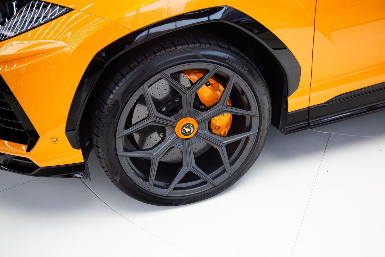 Lamborghini Urus Pearl Capsule DEALER SERVICE