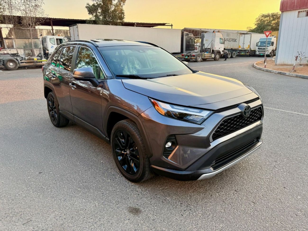 تويوتا راف ٤ XLE AWD