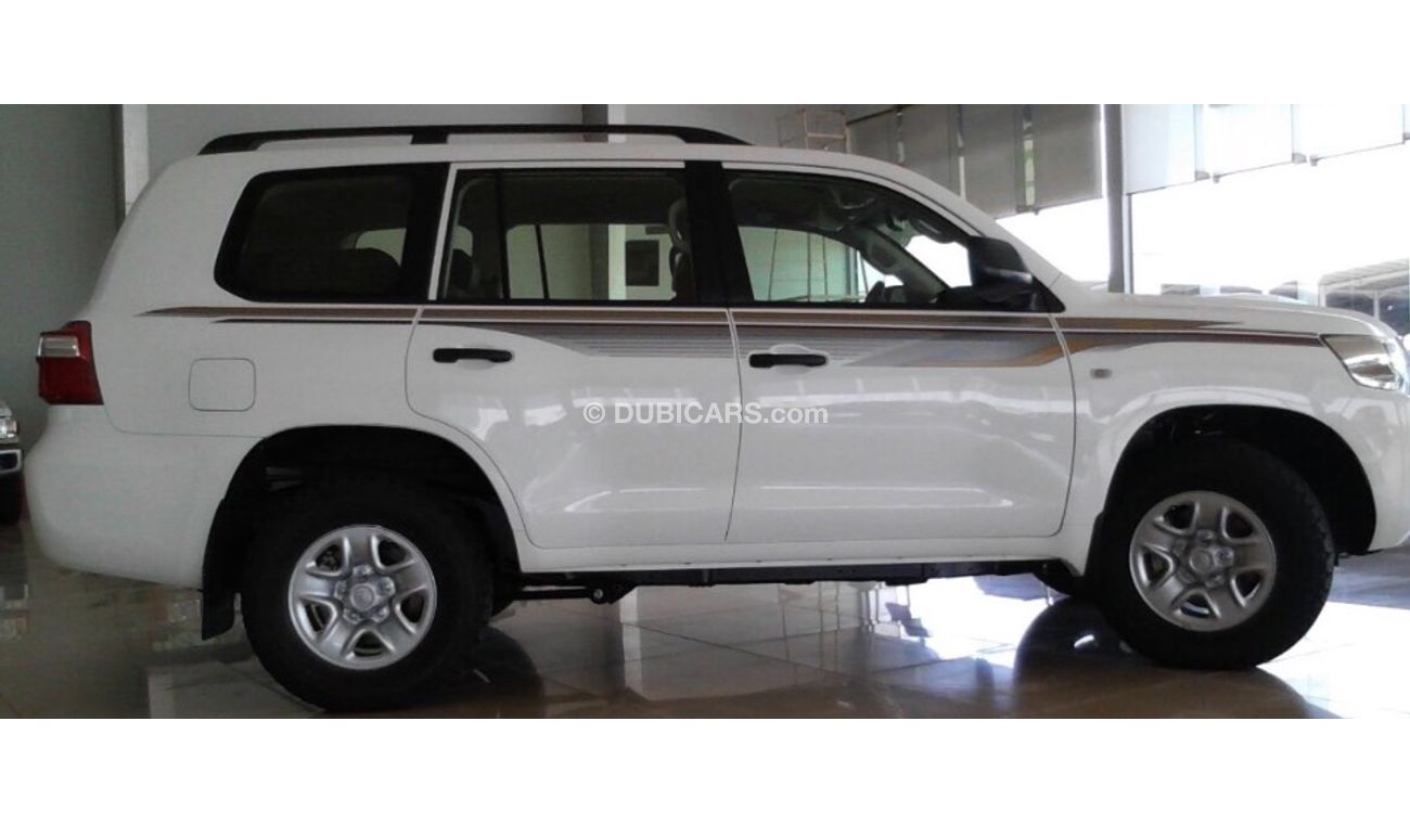 تويوتا لاند كروزر غيار عادي موديل ٢٠١٦