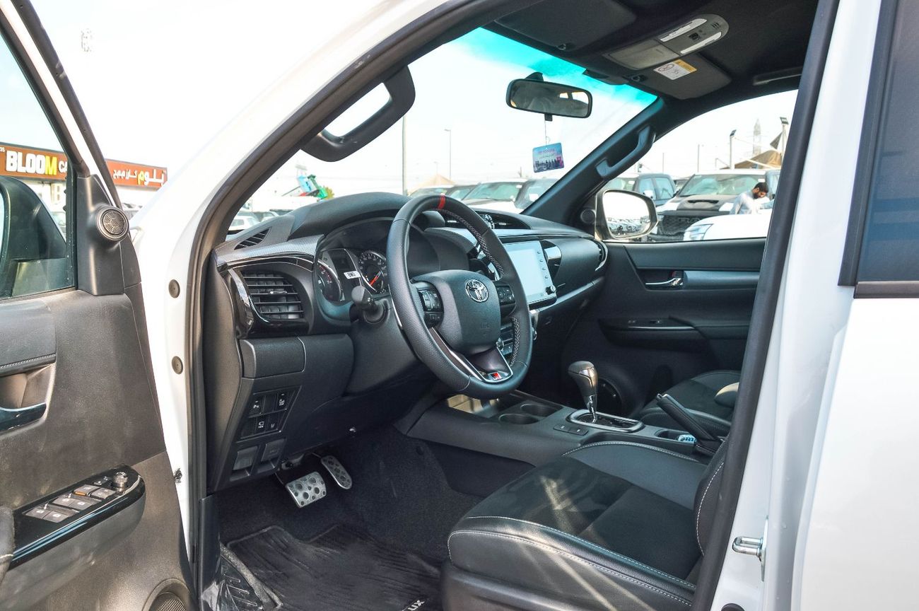 تويوتا هيلوكس GR Sport 4.0L TOYOTA HILUX GR RALLY 4.0L 4WD PETROL PICKUP 2025