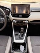 تويوتا راف ٤ XLE Full Option 2022 with sunroof, push start