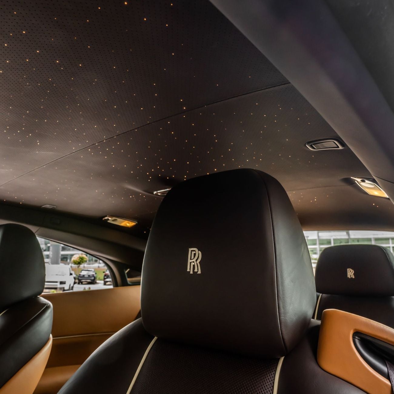 Rolls Royce Wraith STD 2017 | ROLLS ROYCE WRAITH | 3 BUTTONS | STAR LIGHT | 45,000KM | GCC