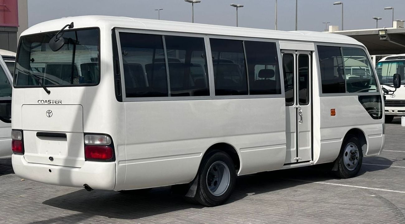 تويوتا كوستر Manual - Diesel - Bus - Rear Wheel Drive - 26 Seats - 2 Door