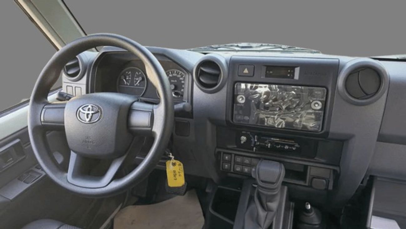 تويوتا لاند كروزر 70 ECTWAL001 - 2025 Toyota LC78 3 Doors Hardtop - 2.8L Diesel Auto – White with Grey  Interior