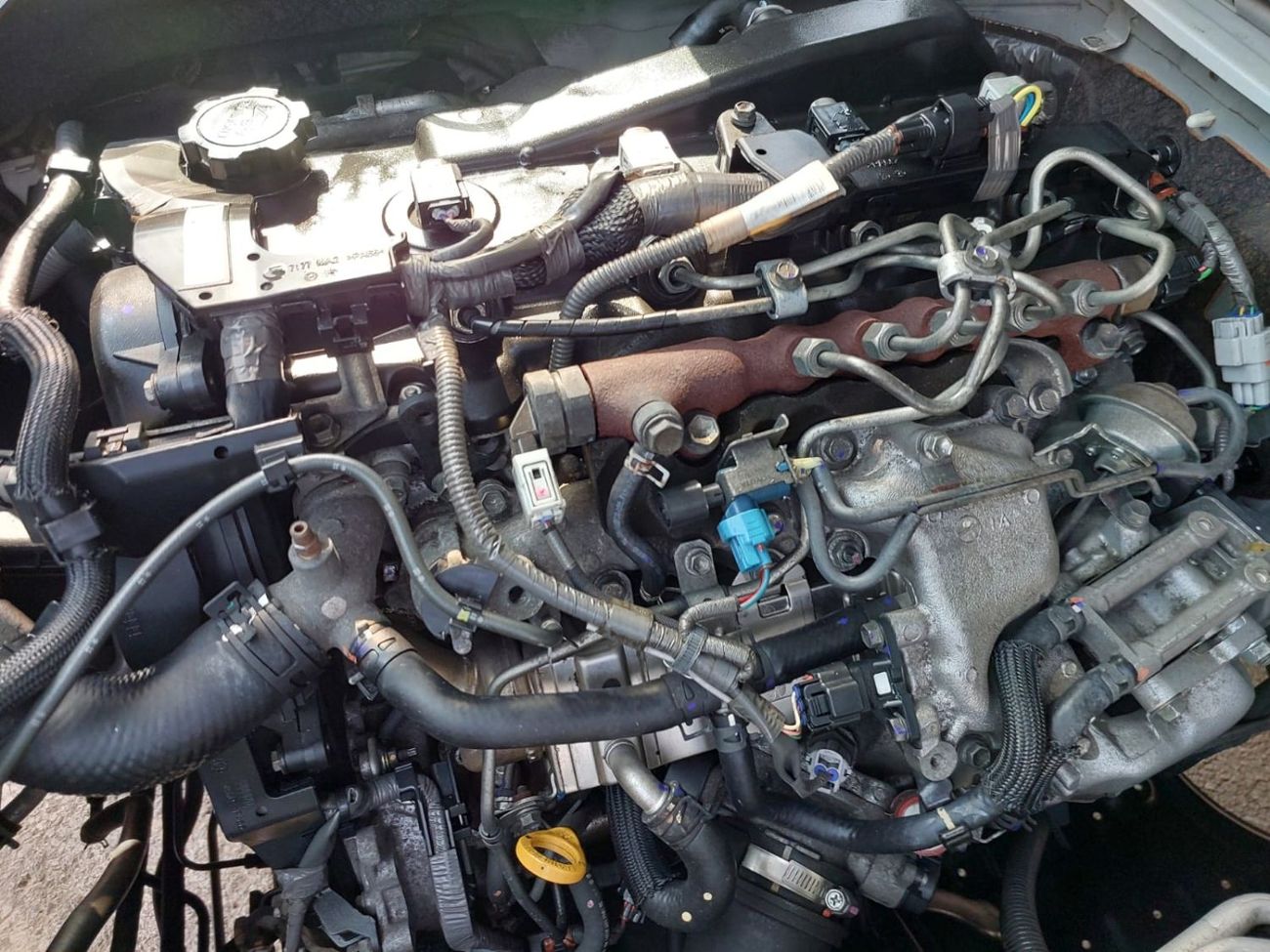 تويوتا هاياس (RAMADAN OFFER) TOYOTA HIACE COMMUTER VAN RHD 2016 MODEL 3.0 L DIESEL AUTOMATIC(PM29828)