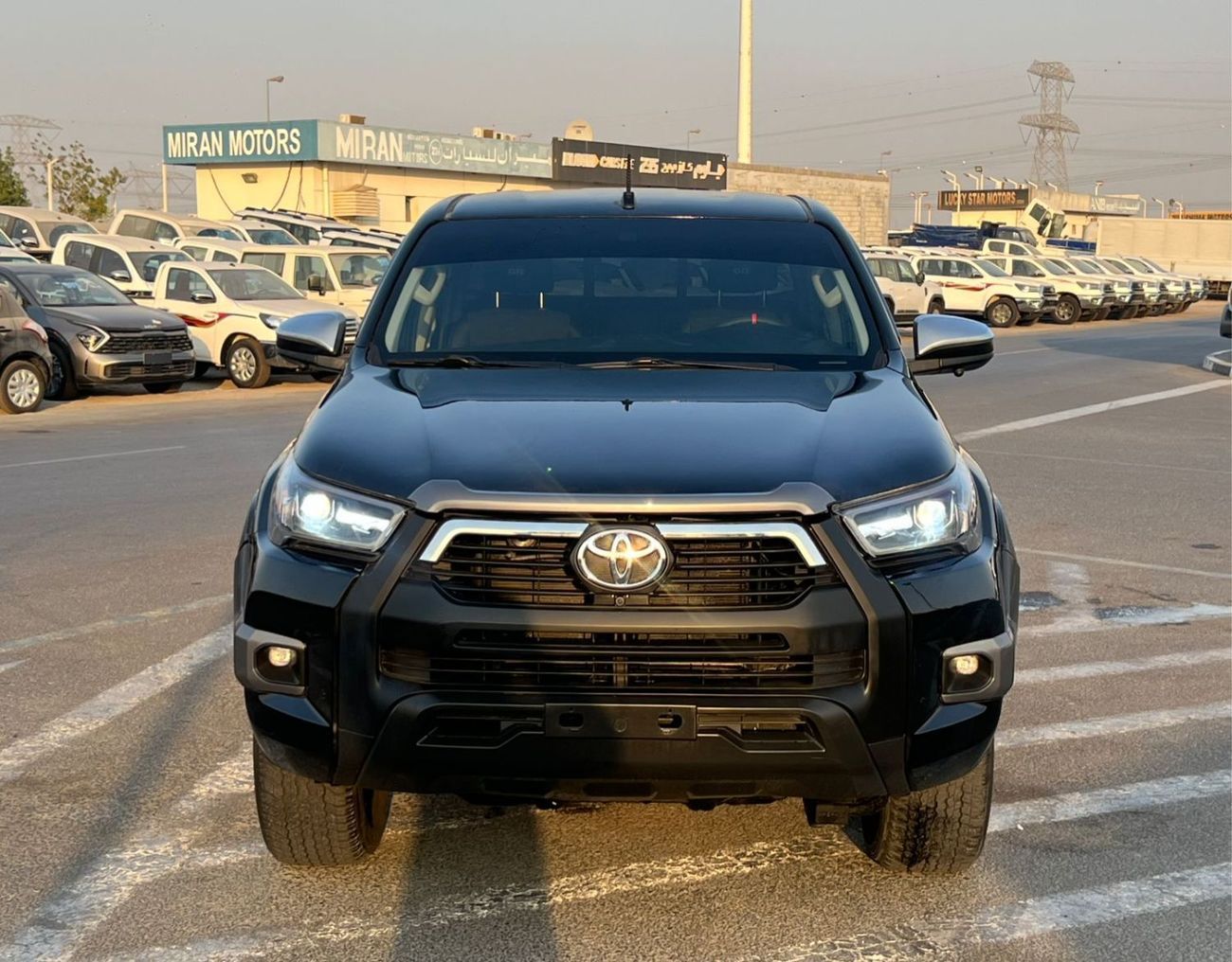 Toyota Hilux 2018 Toyota Hilux GL Black Edition Advanture Modified - 2.7L V4 - AWD 4x4- 360* CAM - Push Start - P