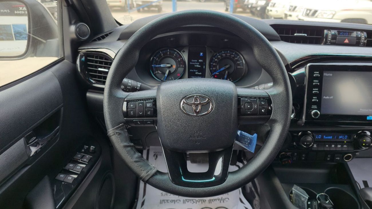 Toyota Hilux Adventure 4.0L AT Model Year 2024 Color White