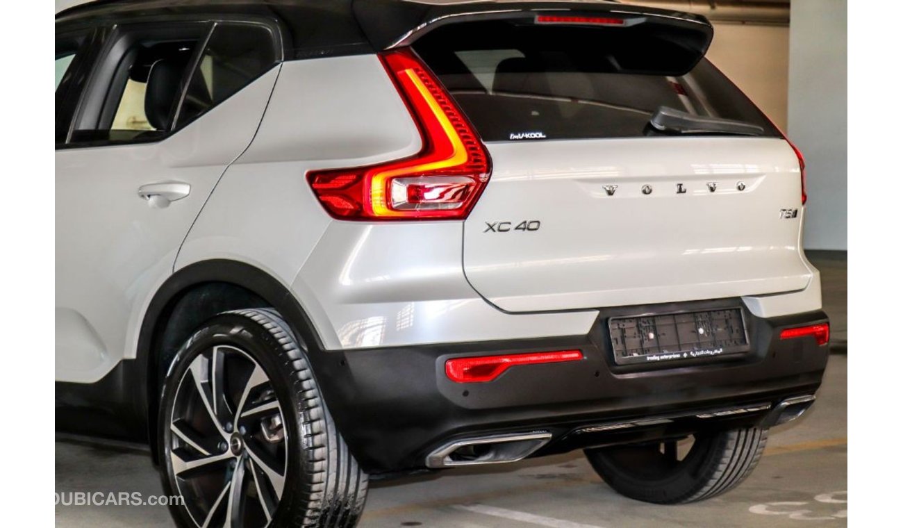 فولفو XC 40 Volvo XC40 T5 R-Design 2018 GCC under Agency Warranty with Zero Down-Payment.