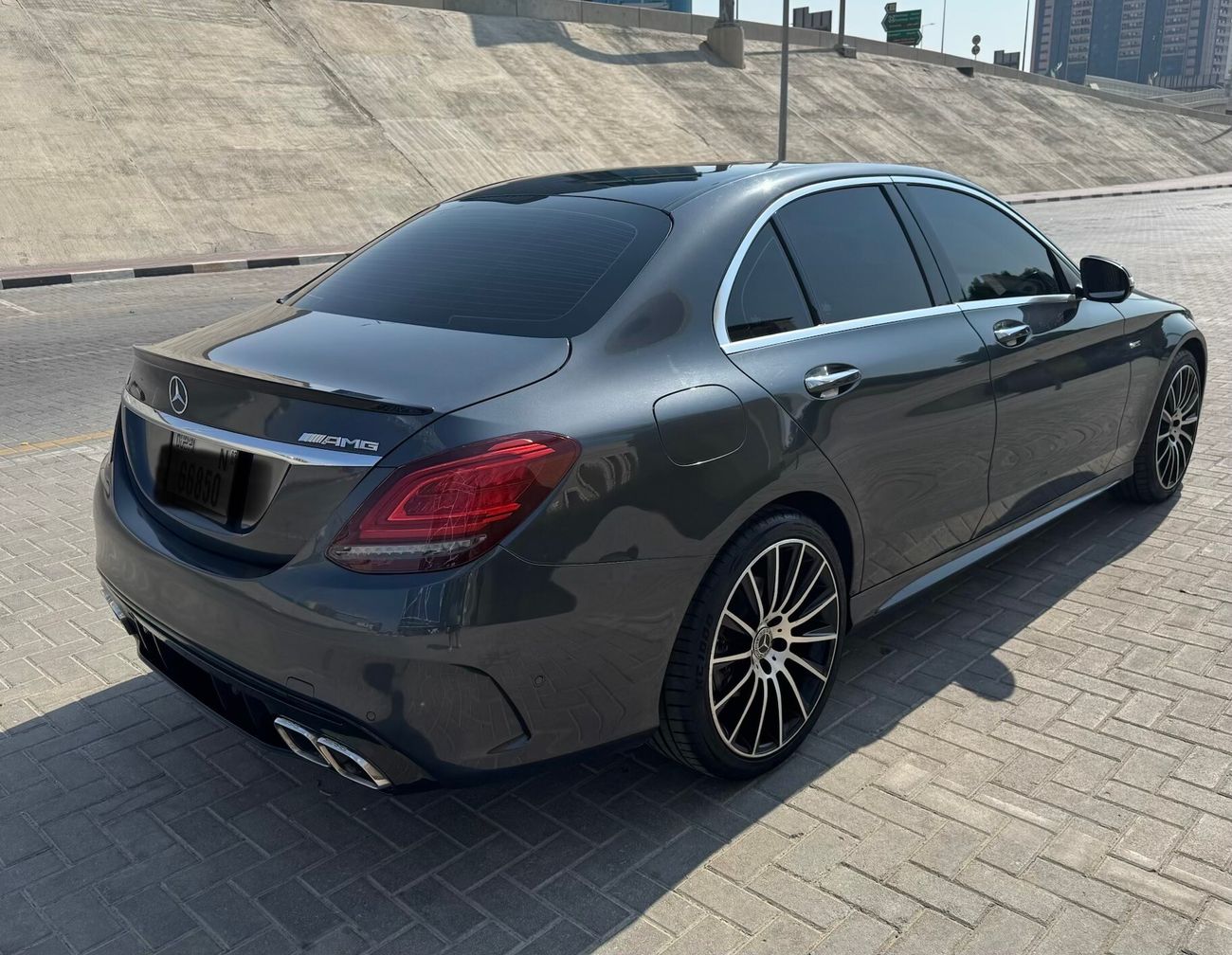 Mercedes-Benz C 300 Std 2.0L (241 HP)