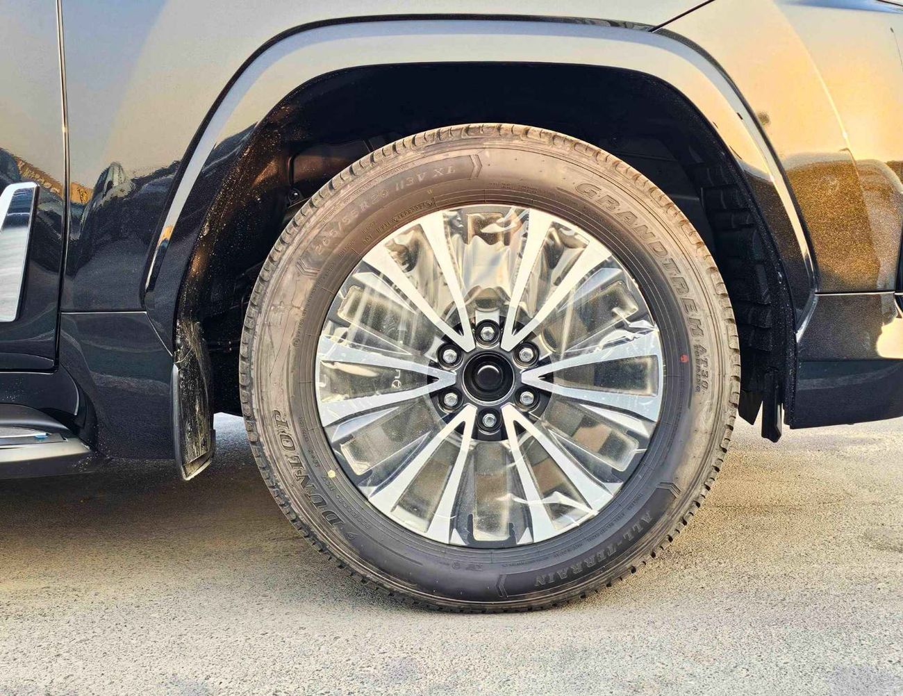 لكزس LX 700h HYBRID URBAN/3.5L PETROL/RADAR/SUNROOF/LEATHER WITH POWER SEATS/FULL OPTION (CODE # LX7HV)