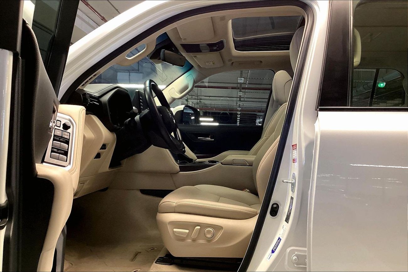 Toyota Land Cruiser GXR | National Day Celebration | Guaranteed Warranty | 0 Down Payment