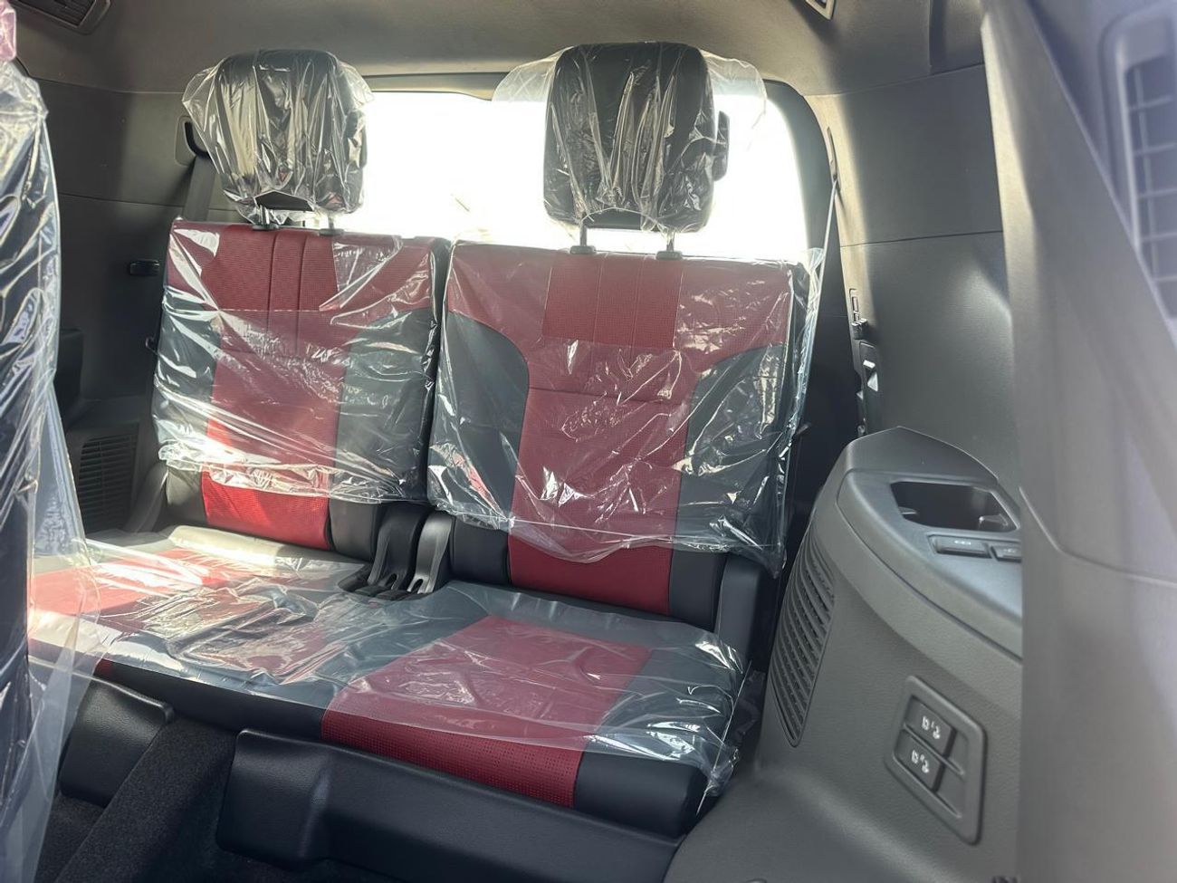 Toyota Land Cruiser 2025 Toyota Land Cruiser 300 GR-Sport 3.5L AT Hybrid