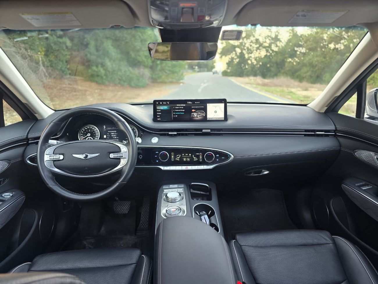 جينيسس GV70 Premium 2.5L AWD