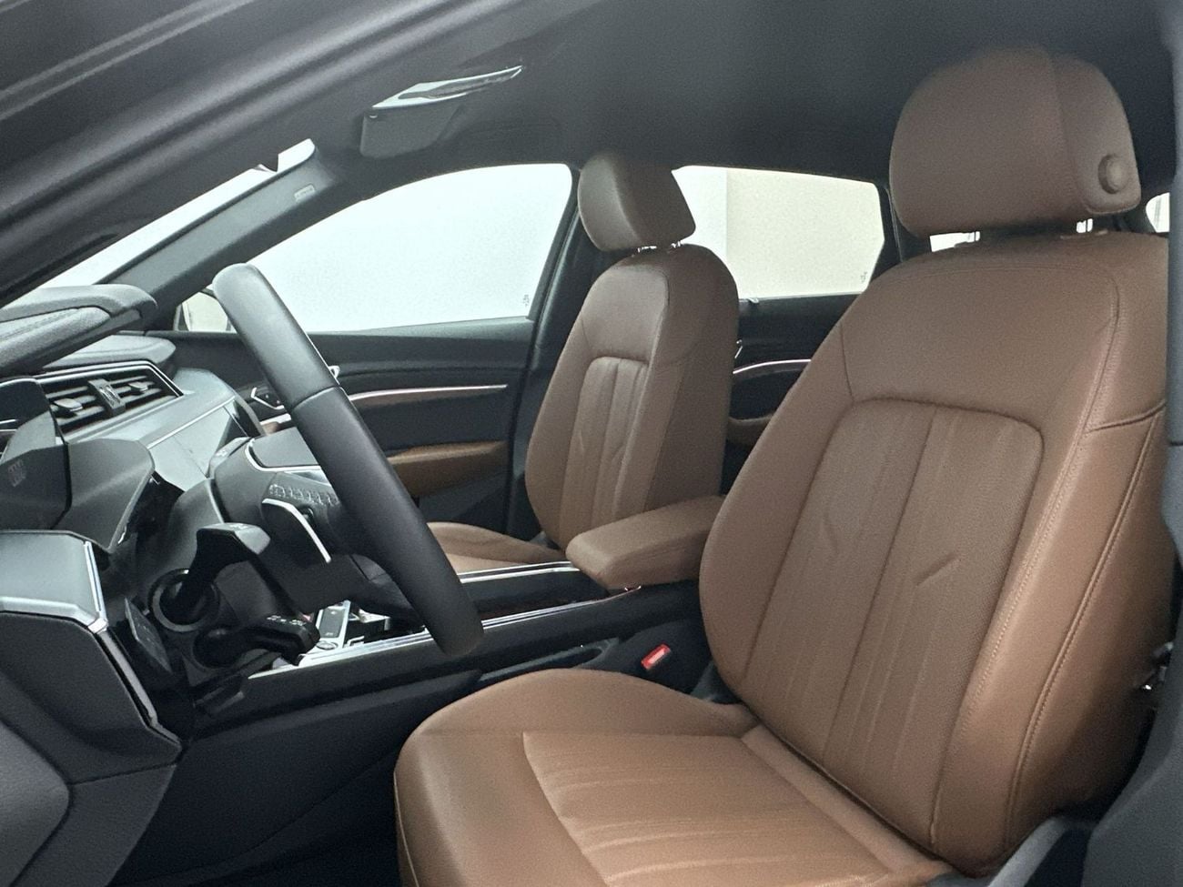 Audi Q8 etron 55 quattro Advanced Q8 Advanced 55 e-tron quat 408hp (Ref# 028490)