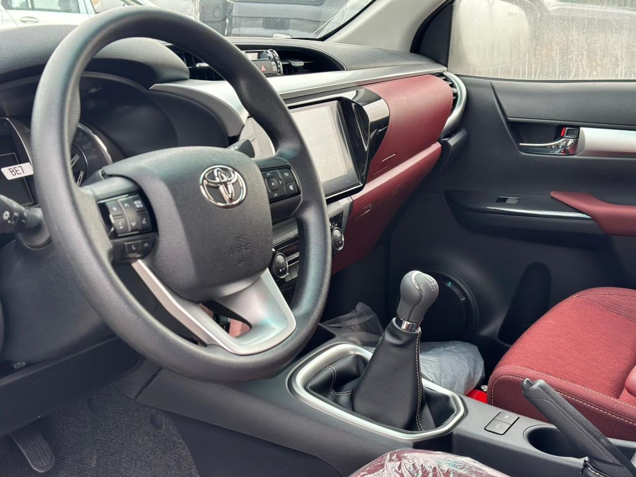 Toyota Hilux SR 2.7L