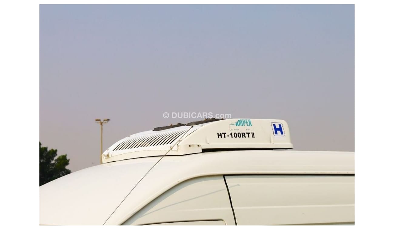 Toyota Hiace GL - High Roof LWB 2016 | 2.7L Chiller Van | M/T - RWD - GCC Specs - Well Maintained Van | Book Now