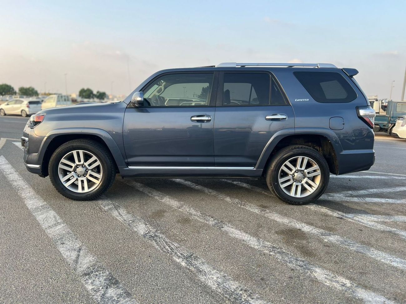تويوتا Runner4 2013 TOYOTA 4RUNNER LIMITED FULL OPTION - 4.0L V-6 DOHC, VVT,PUSH START - LEATHER ELECTRIC SEATS