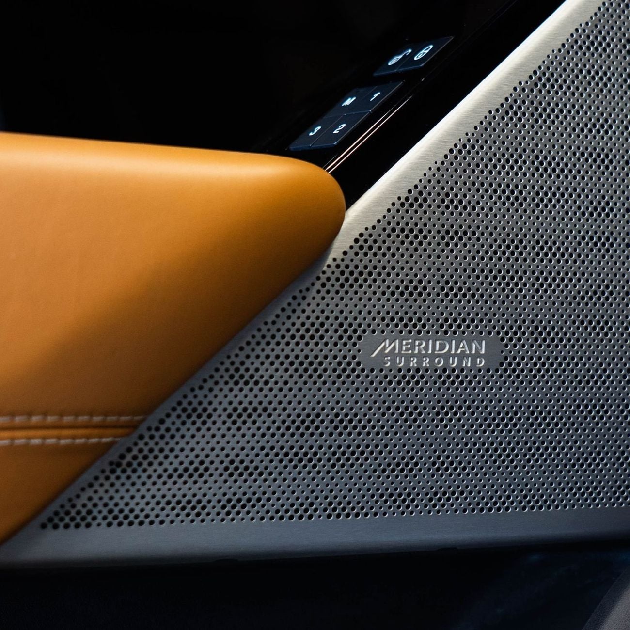 لاند روفر رينج روفر فيلار P380 R-Dynamic HSE 3.0L