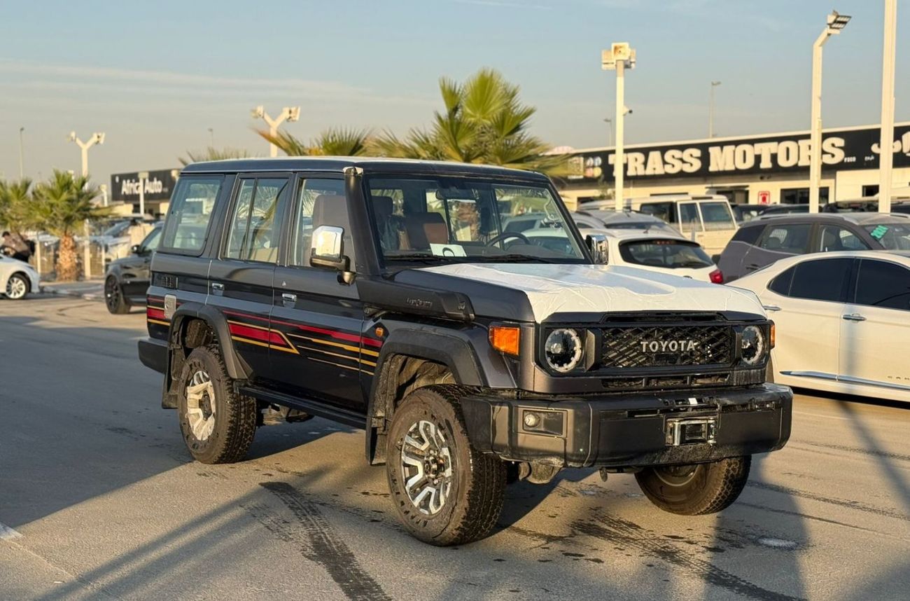 تويوتا لاند كروزر 70 TOYOTA LC76 HARDTOP 2.8L DIESEL TURBO 5 DOORS FULL OPTION 2025 MODEL