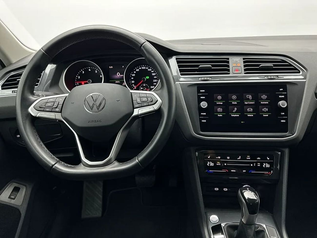 Volkswagen Tiguan Life 1.4L Life with Leather Seats (REF#71558)