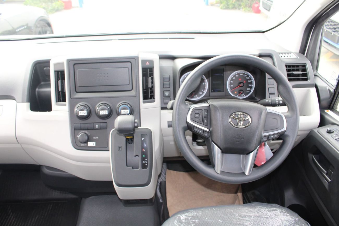 تويوتا هاياس TOYOTA HIACE 2.8L DIESEL 15 SEATER HIGH ROOF COMMUTER AUTO
