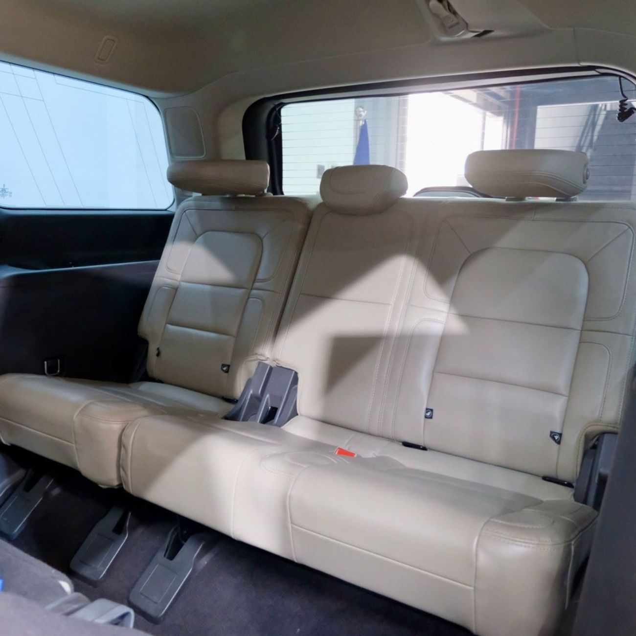 Lincoln Navigator Presidential 3.5L Lincoln Navigator LUX LWB full 4WD 2022 | Under Warranty | GCC Specs