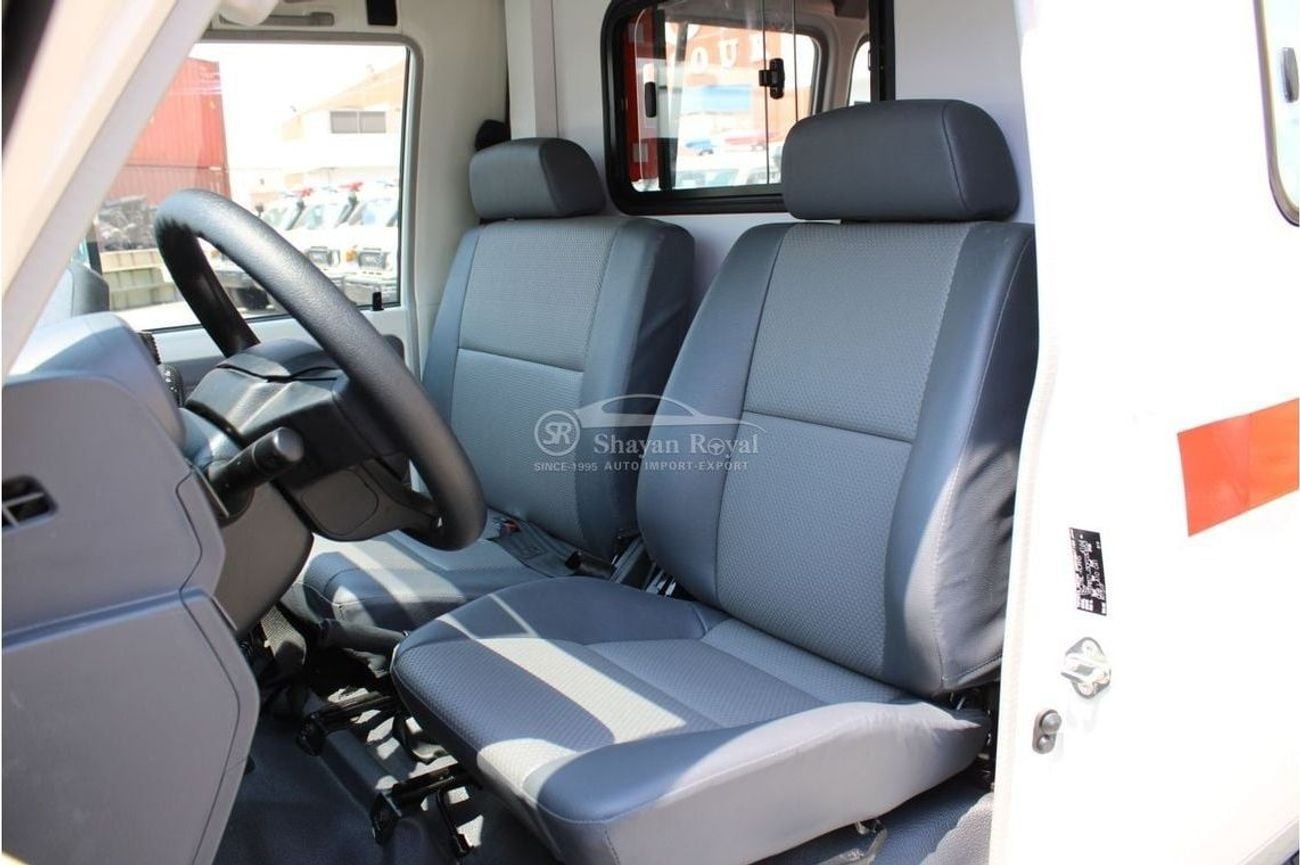 تويوتا لاند كروزر 70 LC78 Hardtop 4.2L AABULANCE 4.2L DSL V6 4WD 3DR MT 2025MY | FOR EXPORT