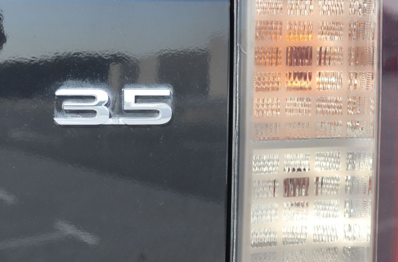 هيونداي ستاريا هيونداى ستاريا - 2023 - خليجى - بدون حوادث - بمحرك 3.5 - 9 مقاعد - ممشى قليل - بحاله ممتازه