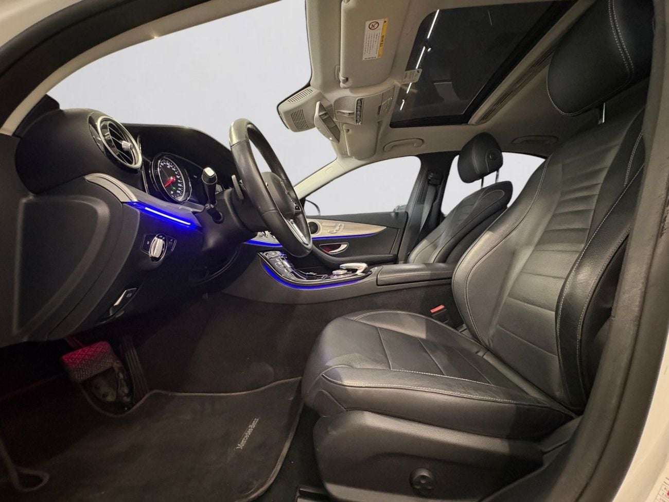 مرسيدس بنز E300 AED 1,260 P.M | 0% DOWN PAYMENT | MERCEDES-BENZ E300 | 2.0L TURBO I4 | 2019