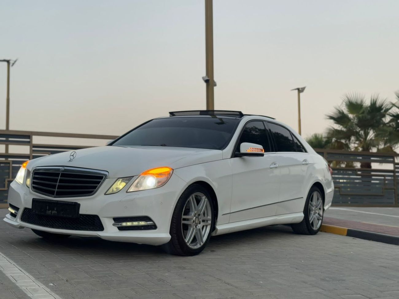 مرسيدس بنز E300 Mercedes E300 2013 Gcc full option no 1 clean