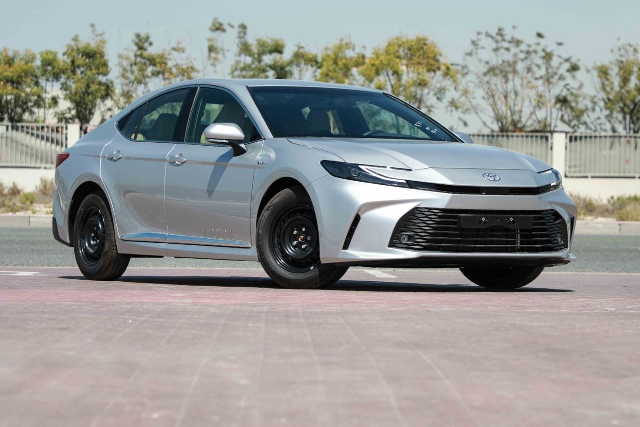 تويوتا كامري 2025 TOYOTA CAMRY LE 2.5 Hybrid - SILVER METALLIC inside BEIGE | Export Only