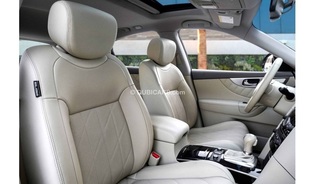 Infiniti QX70 | 2,115 P.M  | 0% Downpayment | Amazing Condition!