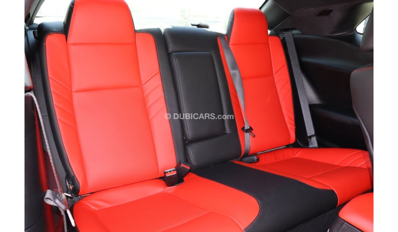 Dodge Challenger SXT Plus Dodge Challenge SXT /2020/USA/ V6