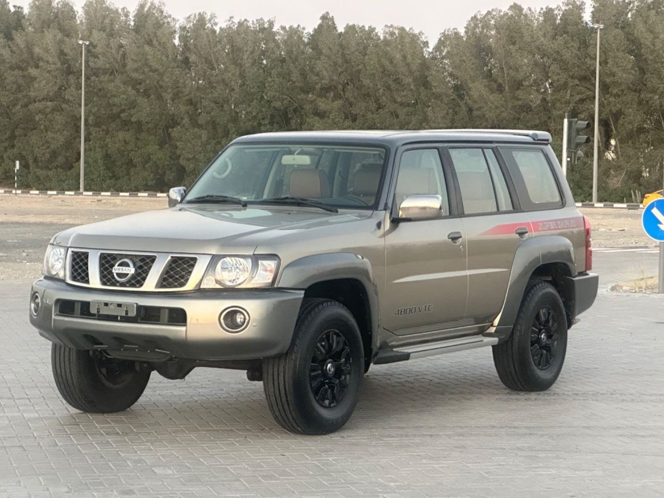 Nissan Patrol Super Safari MODEL 2019 GCC CAR PERFECT CONDITION INSIDE AND OUTSIDE FULL OPTION SUN ROO