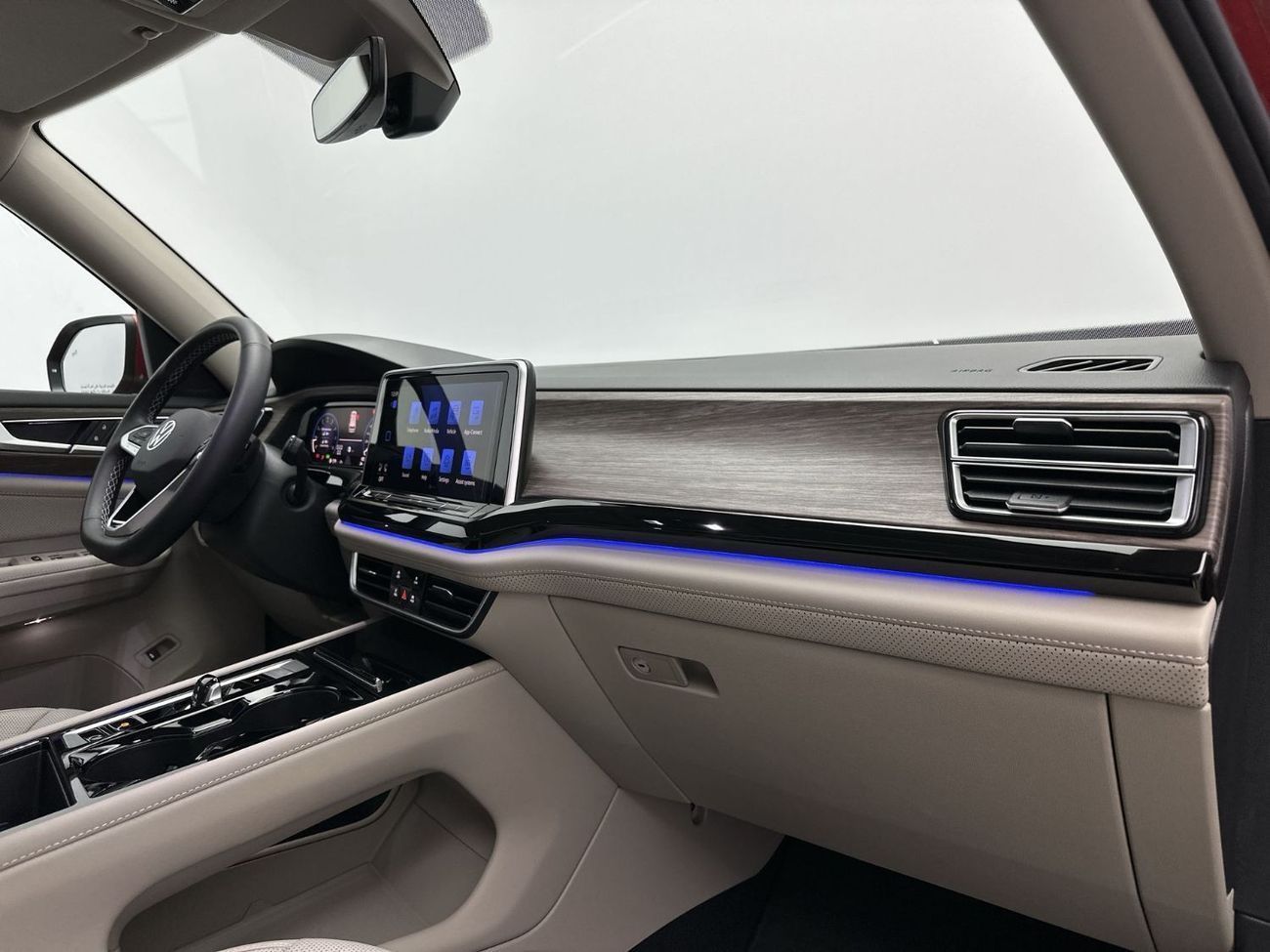 Volkswagen Teramont Comfortline 3.6L Comfortline 2L (Ref#38430) - 29,100 AED SAVINGS from New Car