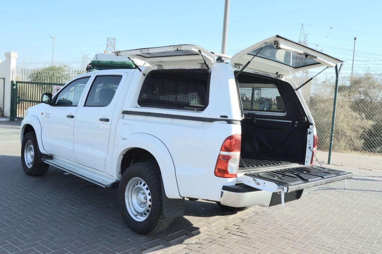 تويوتا هيلوكس Double cabin 3.0L, perfect inside and outside