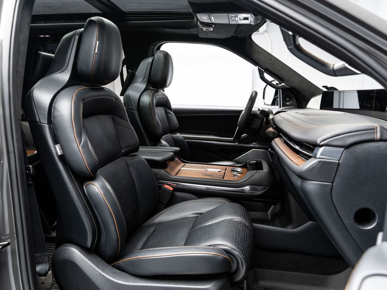 Lincoln Navigator 2025 Lincoln Navigator Presidential, 3.5L V6, AWD, 440bhp, 10 Speed Automatic (Selectshift)