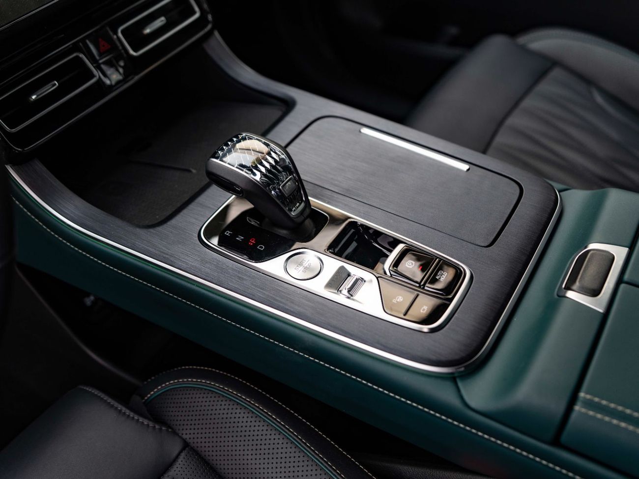 جي إي سي GS 8 2.0T GL (4WD)