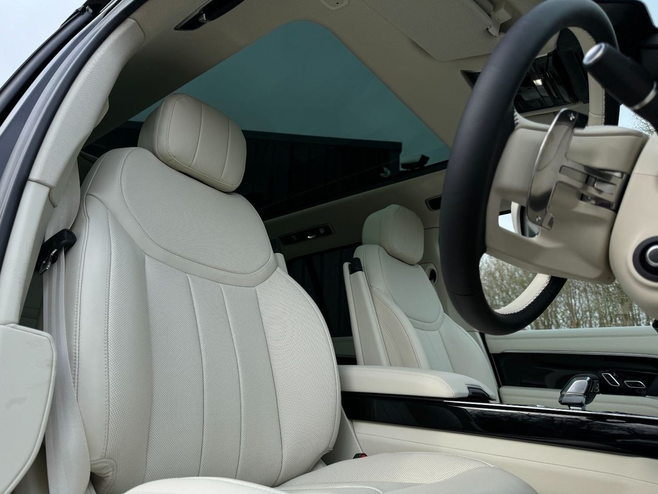 Land Rover Range Rover Range Rover HSE D300 SWB RIGHT HAND DRIVE