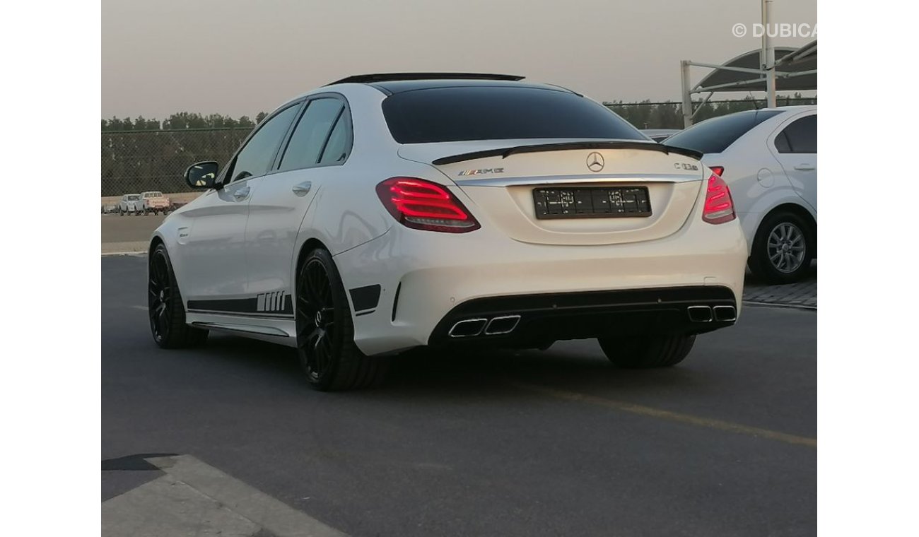 Mercedes-Benz C 63 AMG Mercedes C63s 2016 GCC Specefecation Very Clean Inside And Out Side Without Accedent No Paint