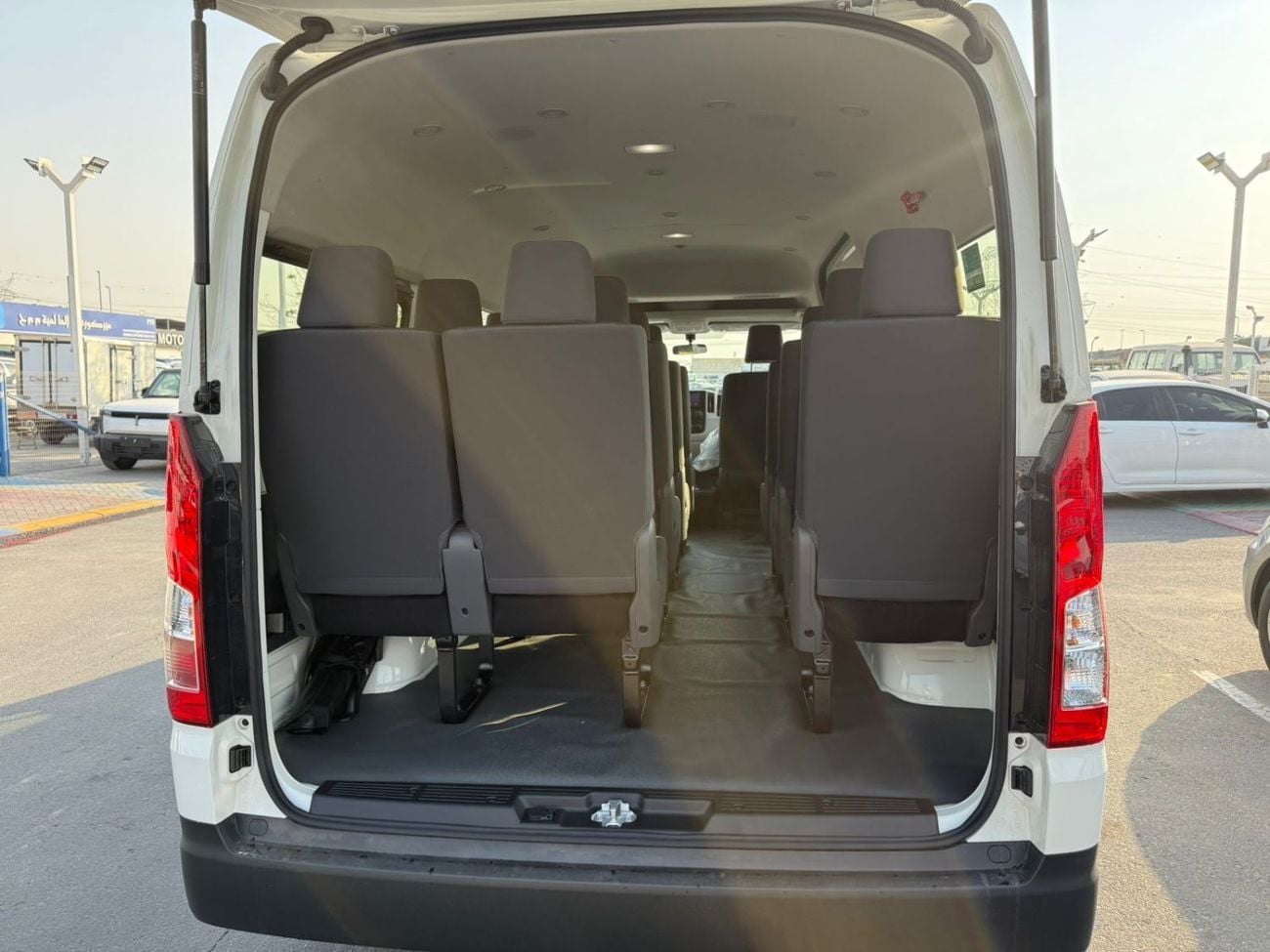 تويوتا هاياس HIACE 2026 MODEL 13 SEATS 3.5L PETROL V6 HIGH ROOF A/T