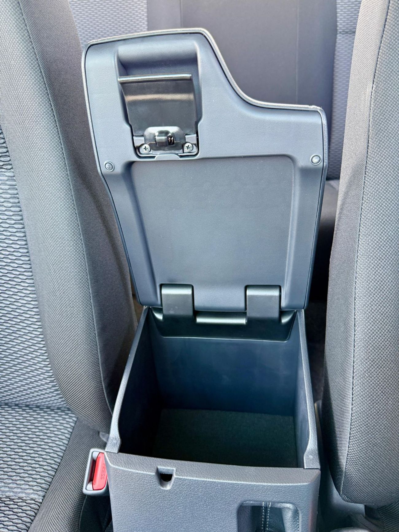 تويوتا هيلوكس DLS 2.7L