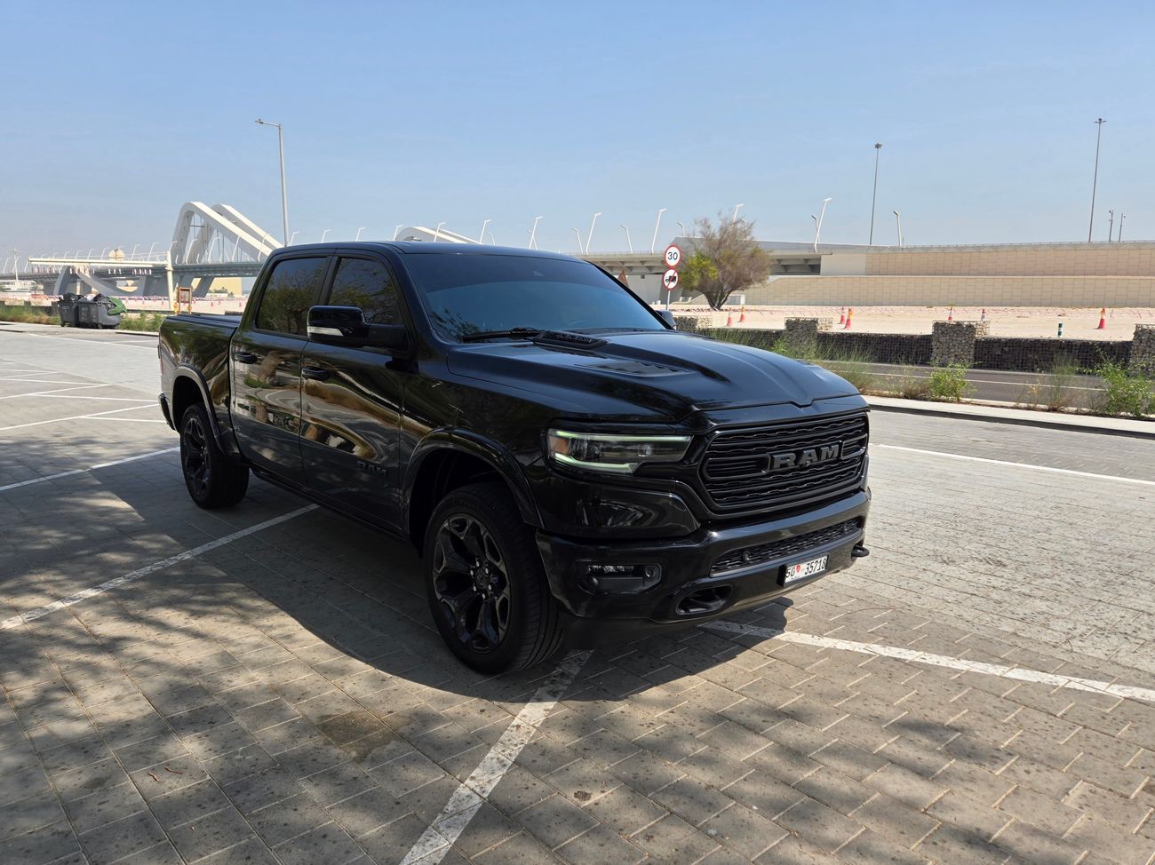 RAM 1500 Limited Night Edition