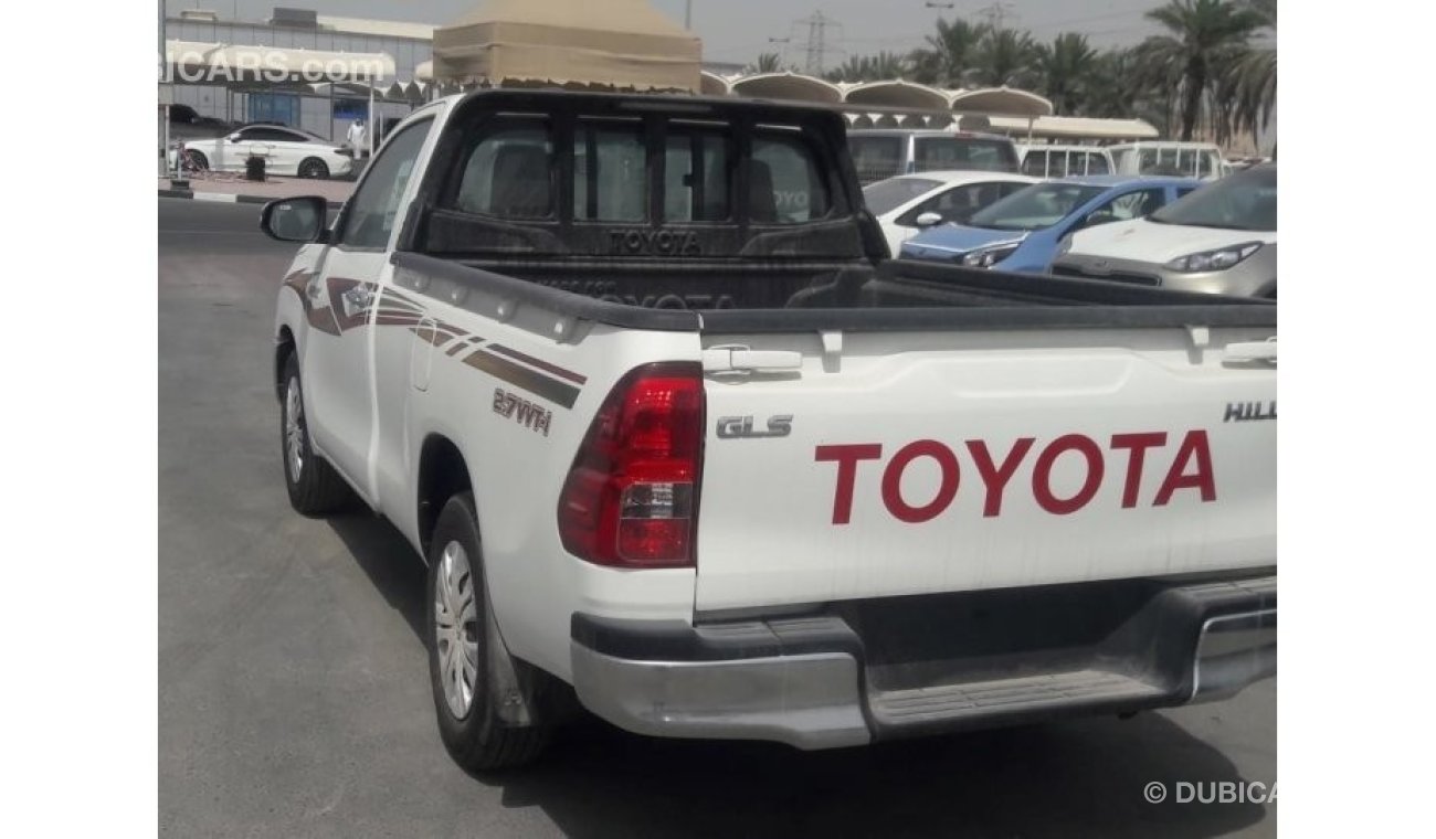 Toyota Hilux petrol single