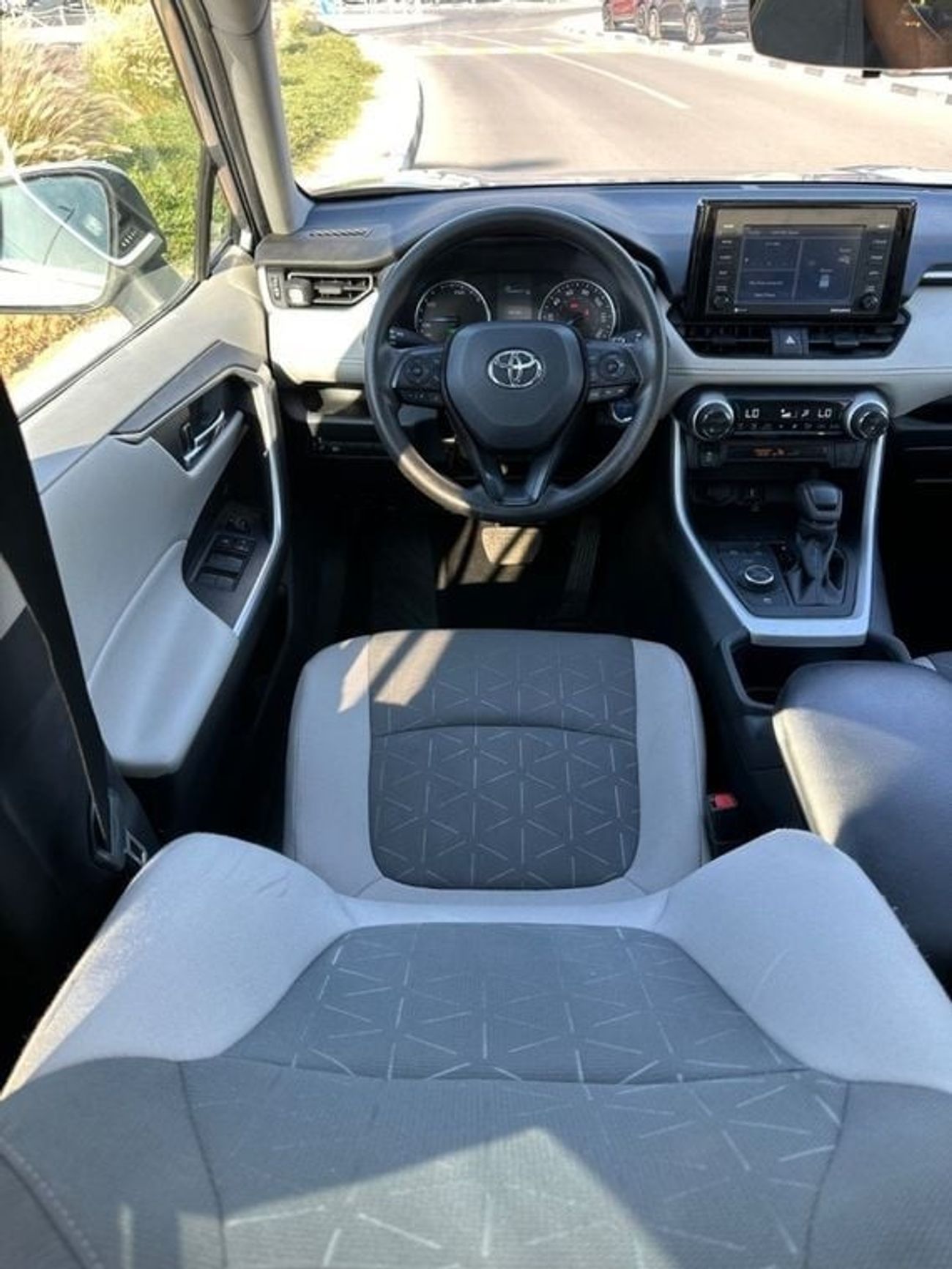 Toyota RAV4 Hybrid XLE 2.5L full option