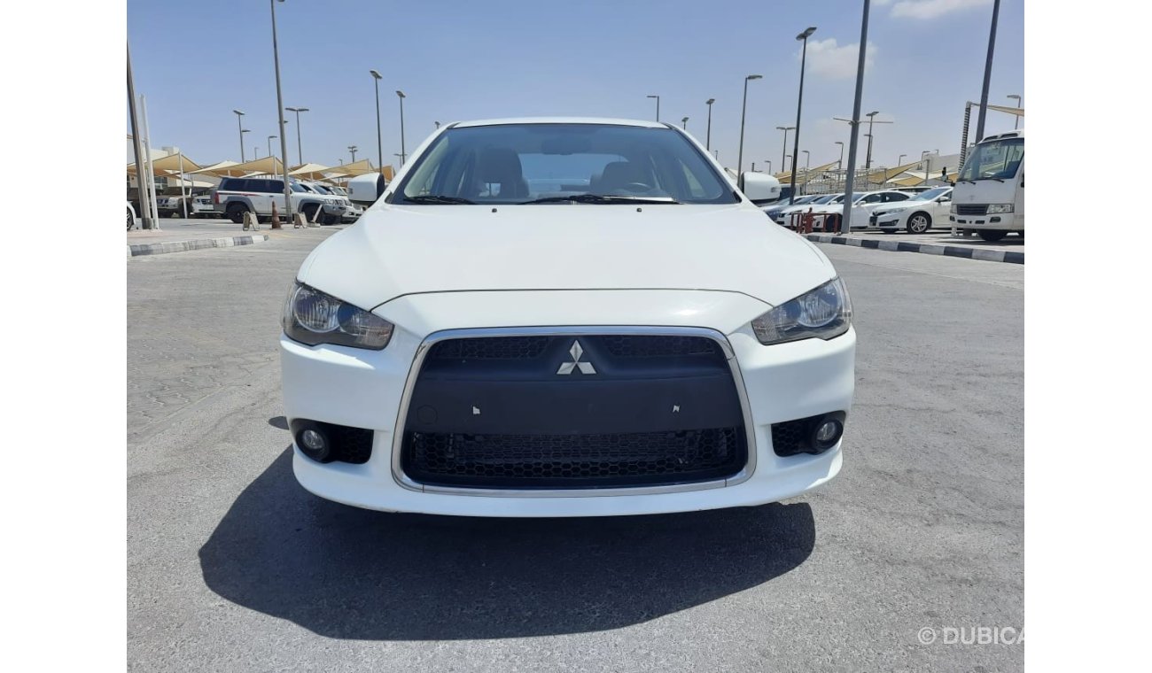 Mitsubishi Lancer Mitsubishi Lancer 2015 2.0 g cc full automatic