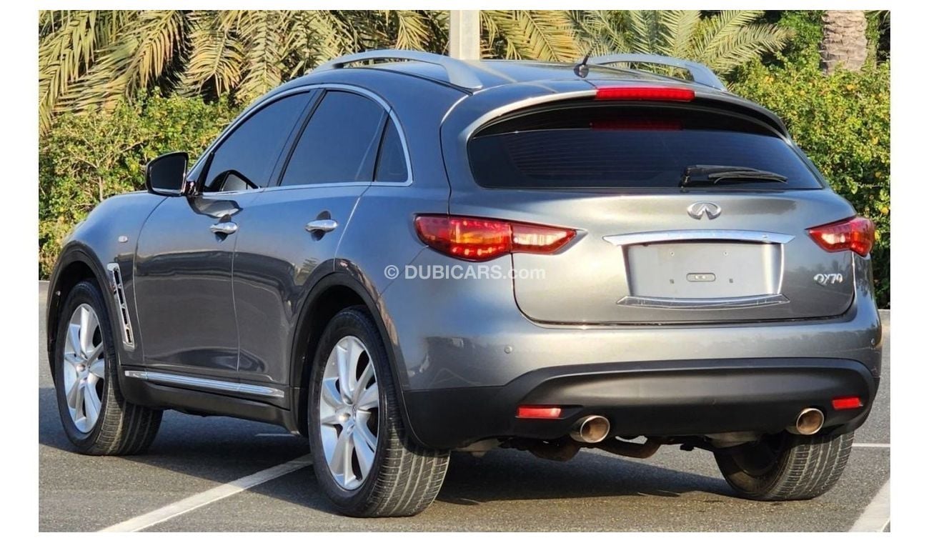 Infiniti QX70