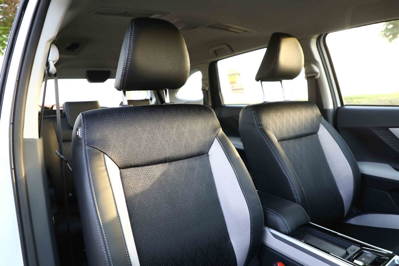 تويوتا فيلوز 2023 Toyota Veloz V 1.5 - White Black | Export Only